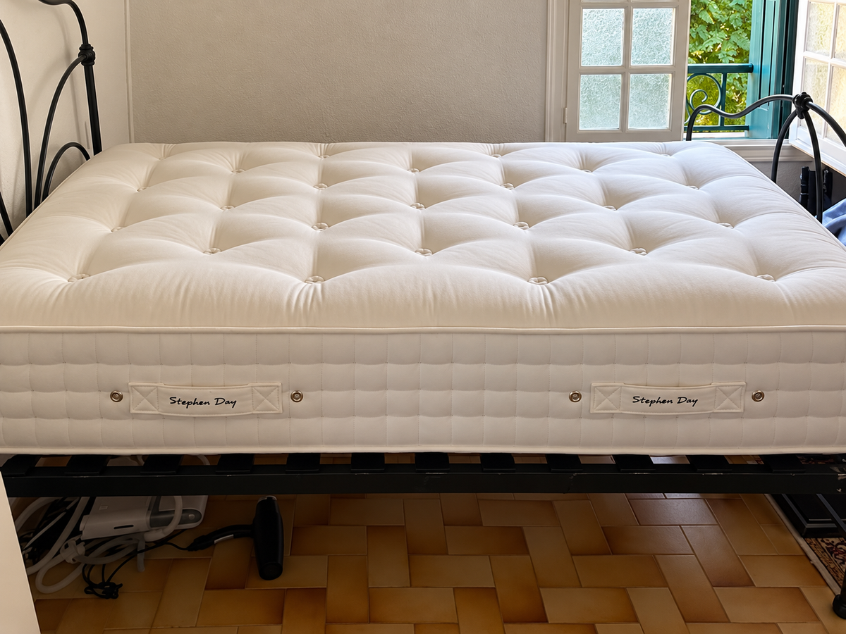 100% Organic Egyptian Cotton 5500 Pocket Spring Mattress Organic Wool, Cashmere & Silk 2500 GSM Filled Mattress